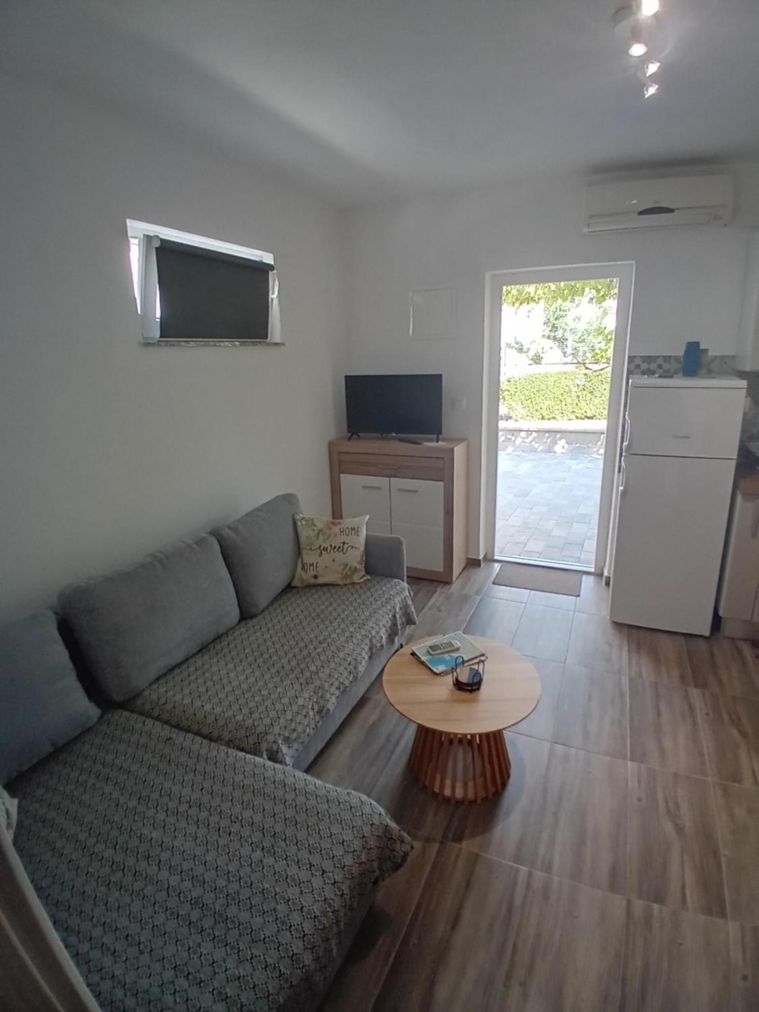Apartmani Vrzic バスカ エクステリア 写真